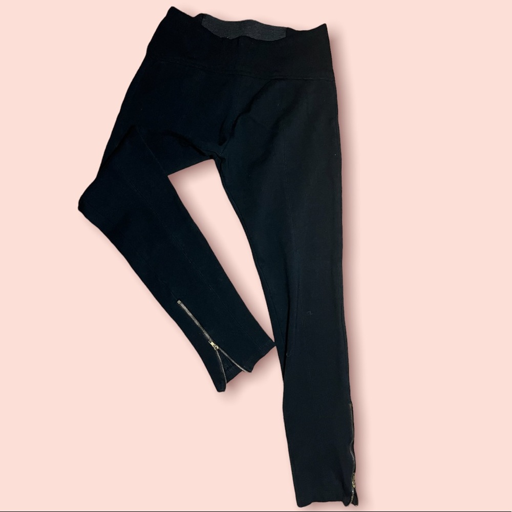 black leggings with elastic at the back